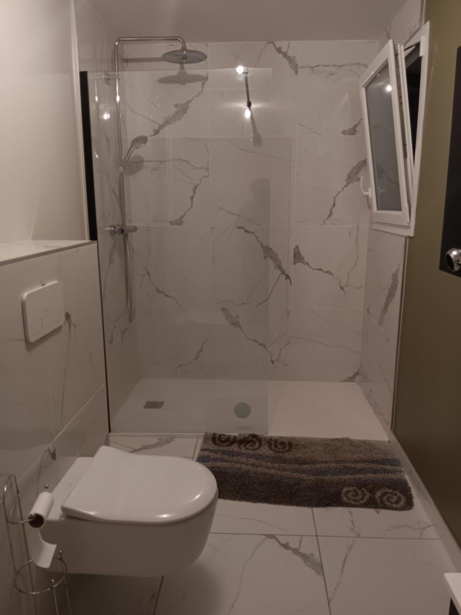 Chambre Privee Dans Une Maison Familiale Charmes  Exteriör bild