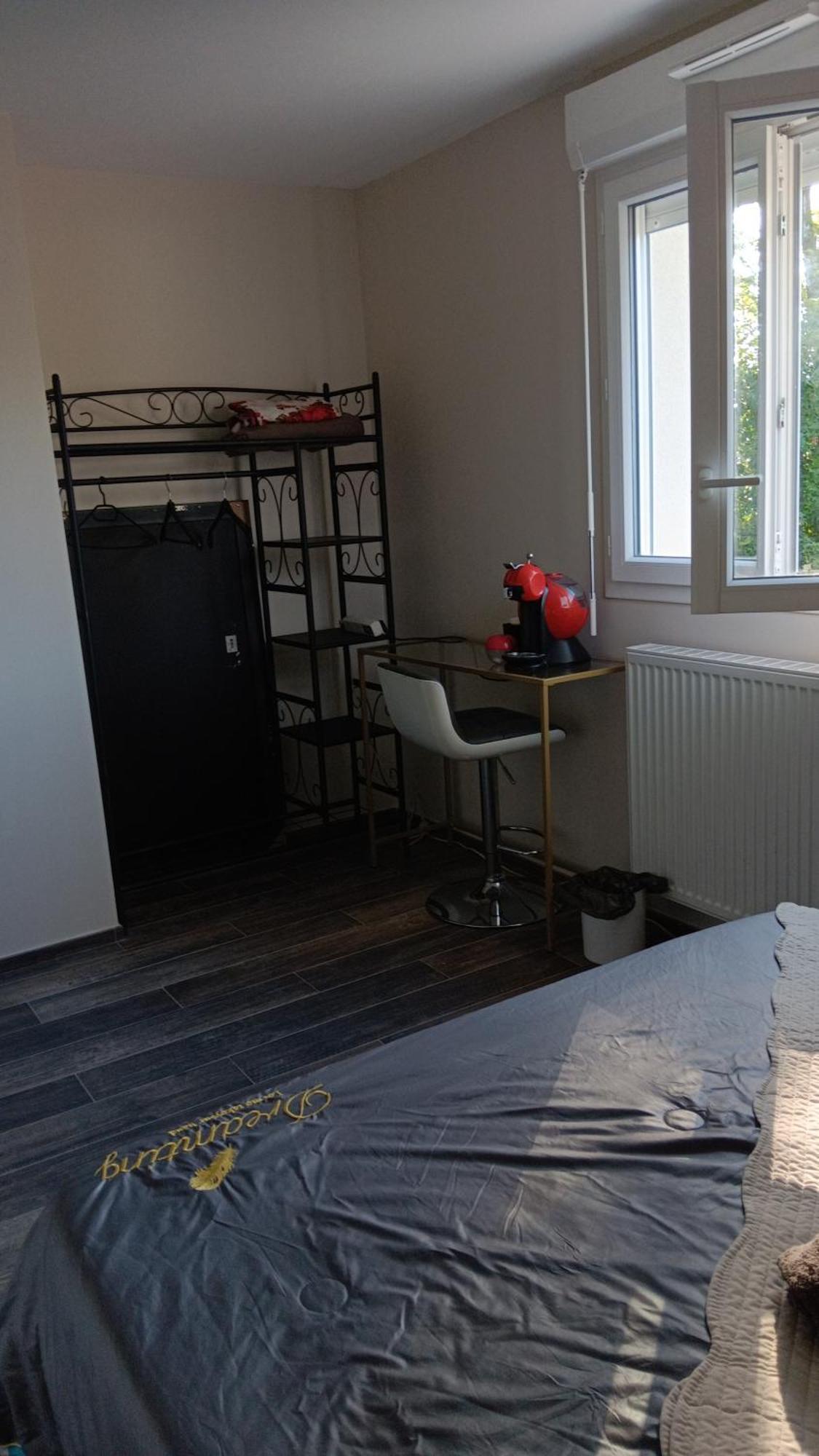 Chambre Privee Dans Une Maison Familiale Charmes  Exteriör bild