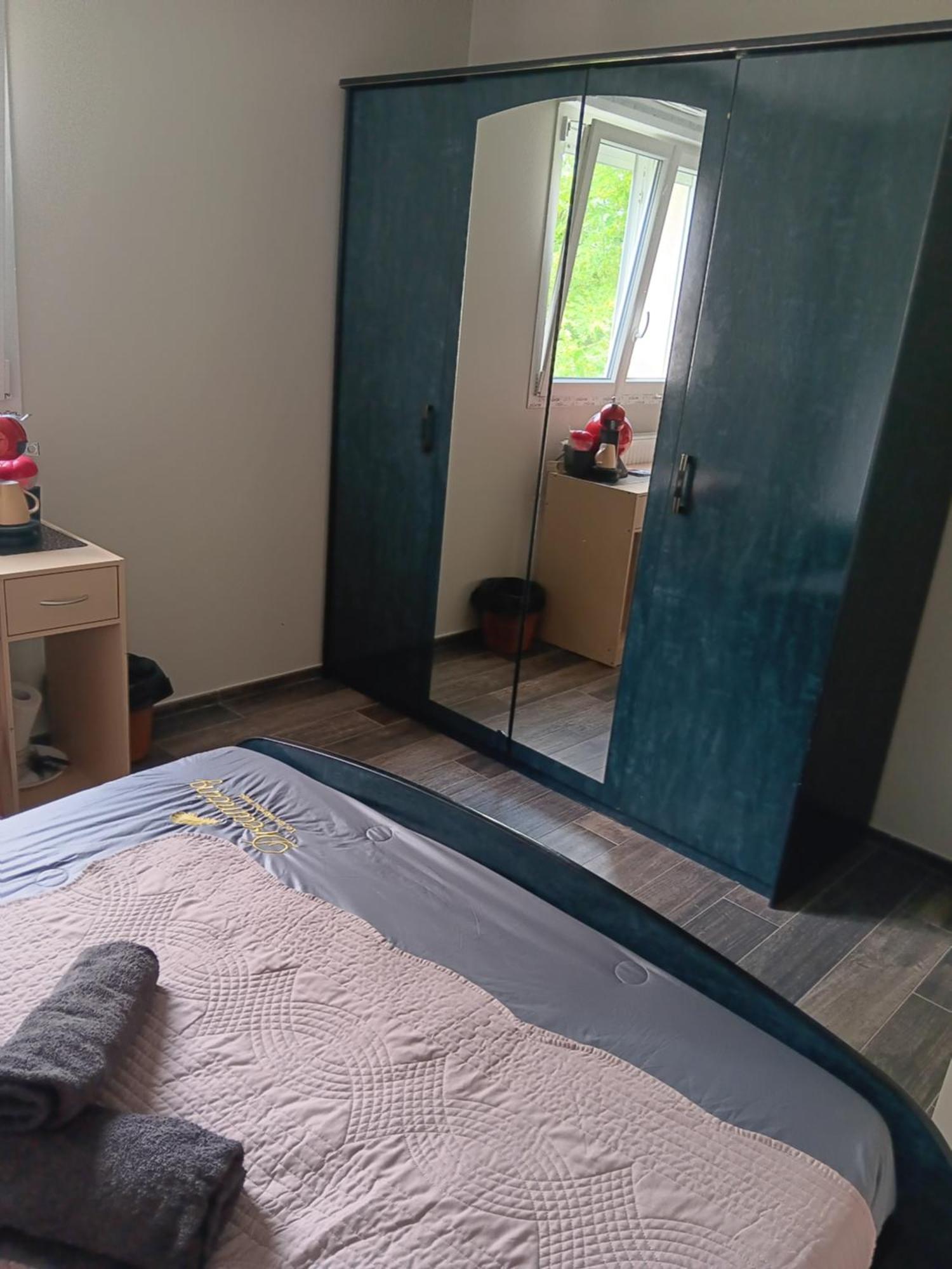 Chambre Privee Dans Une Maison Familiale Charmes  Exteriör bild