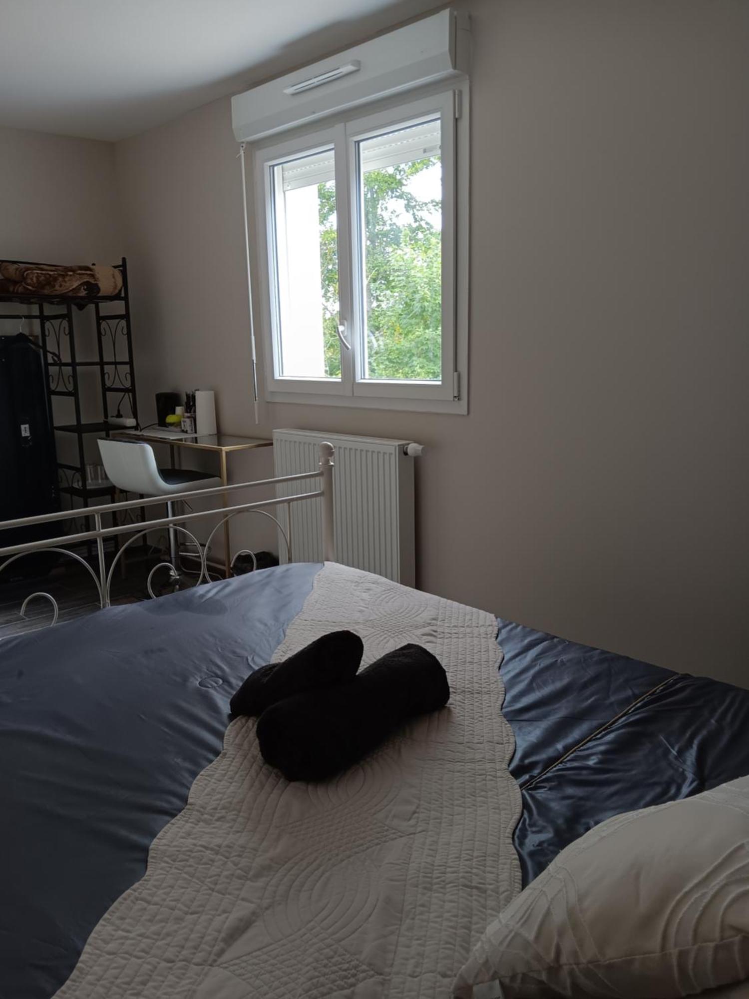 Chambre Privee Dans Une Maison Familiale Charmes  Exteriör bild