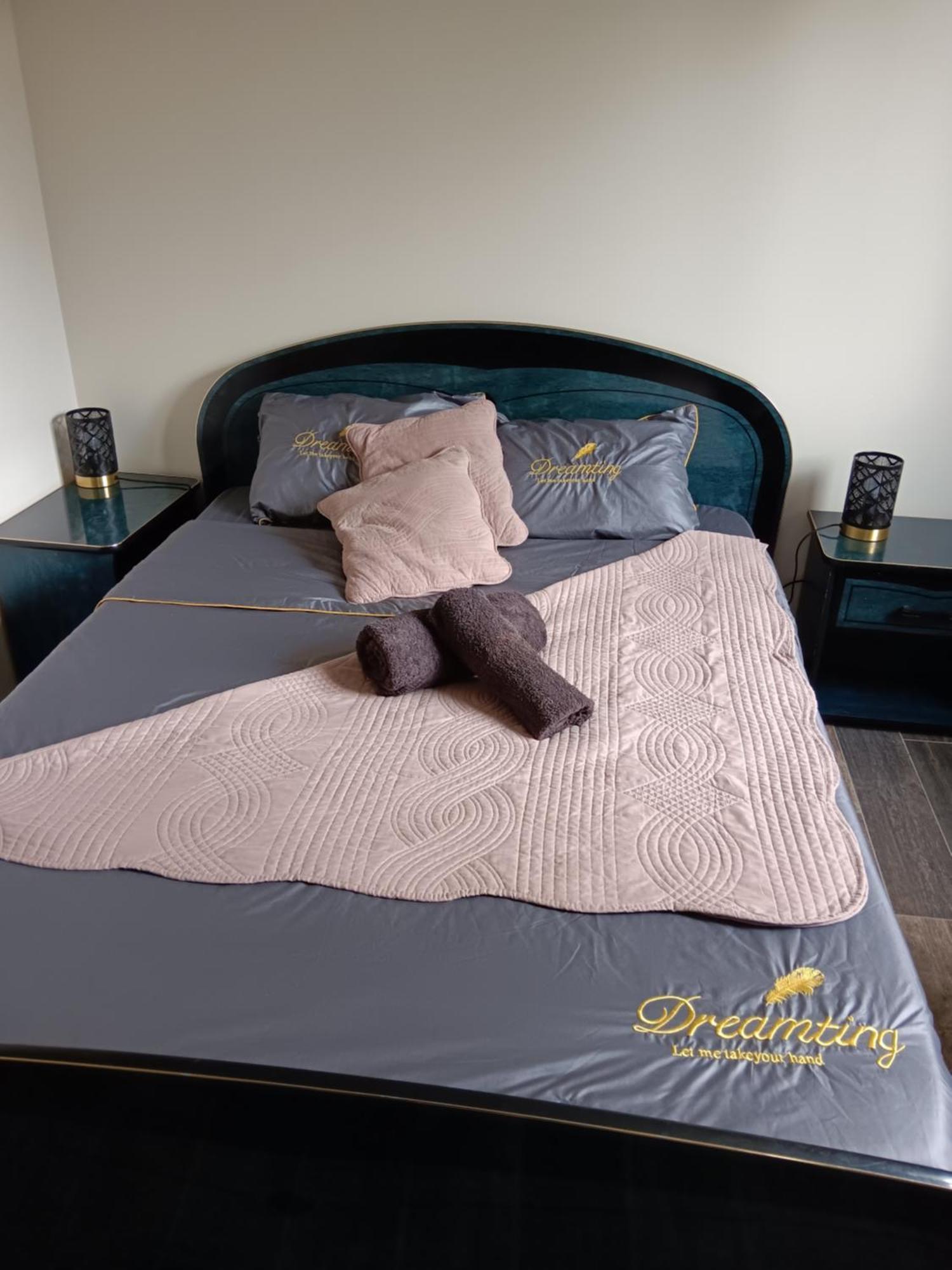 Chambre Privee Dans Une Maison Familiale Charmes  Exteriör bild